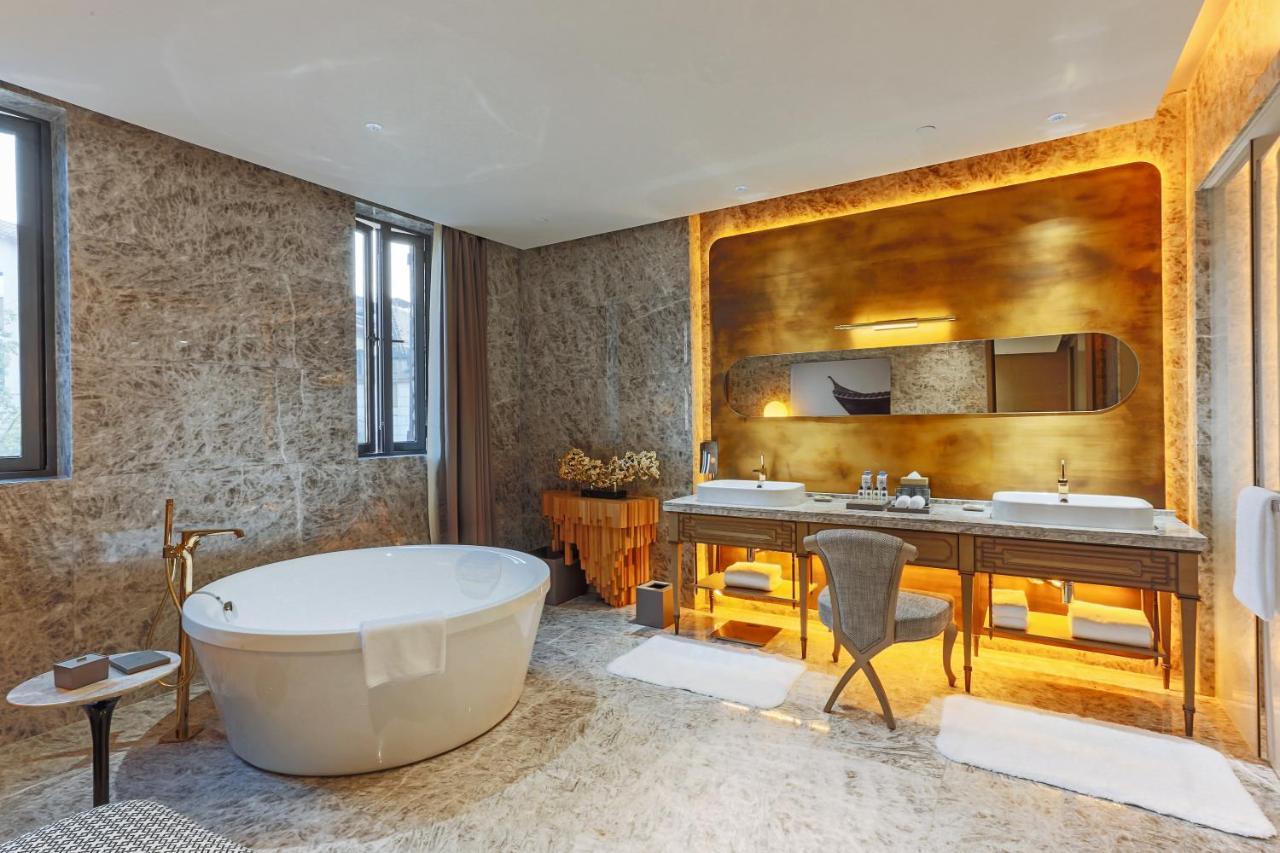 Luxehills Maison Albar Hotel Чънду Екстериор снимка